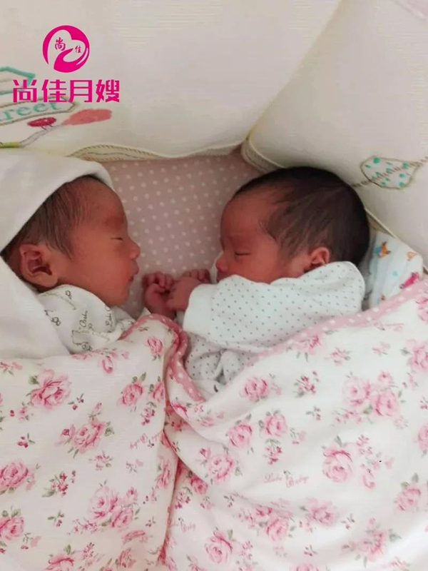尚佳專(zhuān)業(yè)月嫂丨科普丨寶寶一天放N個(gè)屁，是腸胃不好？