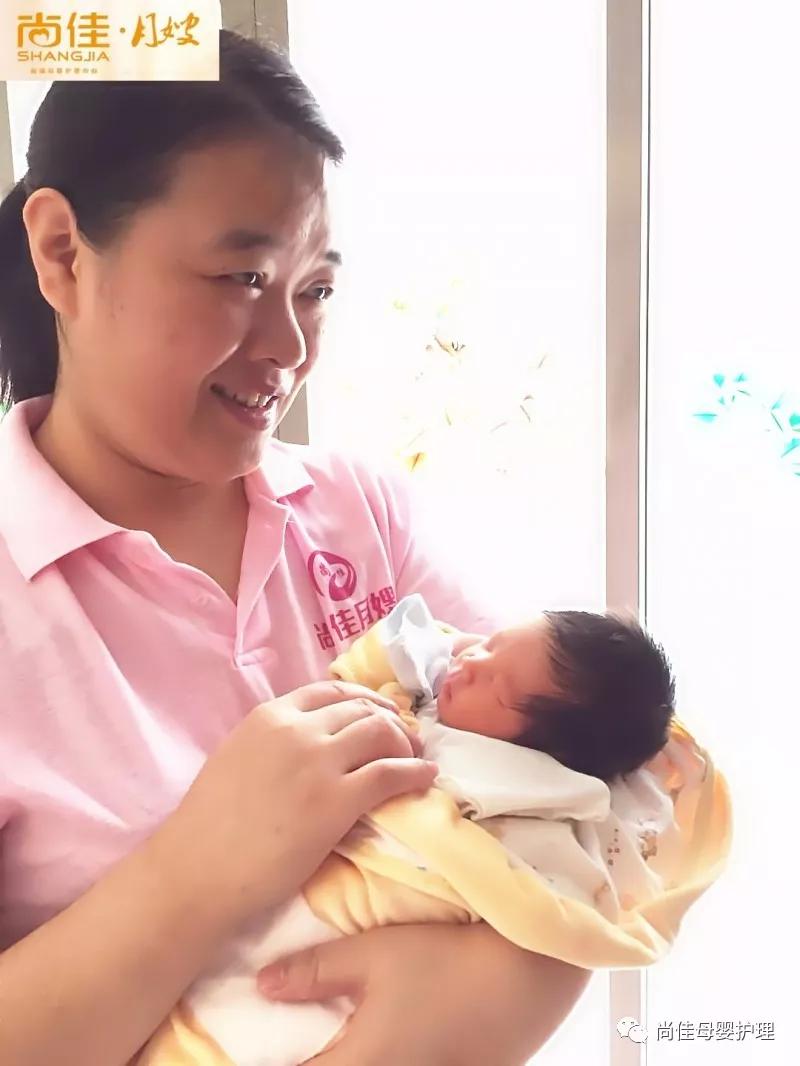 尚佳專(zhuān)業(yè)月嫂 | 母親生病丨 是否需停止哺乳？